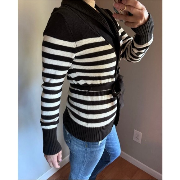 Madison black and white knit sweater button-down belted cardigan size medium - Picture 4 of 13